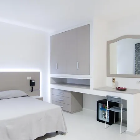 Regina 3* קאסרטה